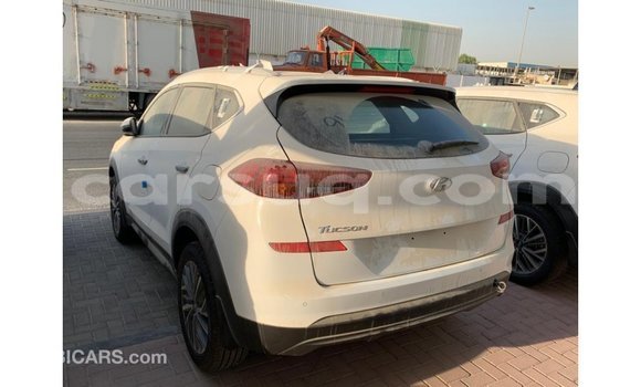Buy Import Hyundai Tucson White Car in Import - Dubai in Barh el Gazel Buy Import Hyundai Tucson White Car in Import - Dubai in Barh el Gazel