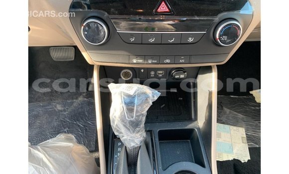 Buy Import Hyundai Tucson White Car in Import - Dubai in Barh el Gazel Buy Import Hyundai Tucson White Car in Import - Dubai in Barh el Gazel