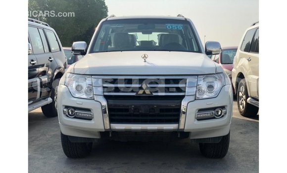 Acheter Import Voiture Mitsubishi Pajero Noir à Import - Dubai, Barh el Gazel Acheter Import Voiture Mitsubishi Pajero Noir à Import - Dubai, Barh el Gazel