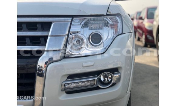 Acheter Import Voiture Mitsubishi Pajero Noir à Import - Dubai, Barh el Gazel Acheter Import Voiture Mitsubishi Pajero Noir à Import - Dubai, Barh el Gazel