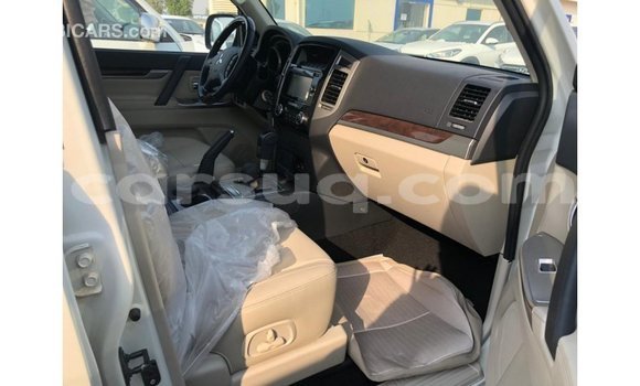 Acheter Import Voiture Mitsubishi Pajero Noir à Import - Dubai, Barh el Gazel Acheter Import Voiture Mitsubishi Pajero Noir à Import - Dubai, Barh el Gazel