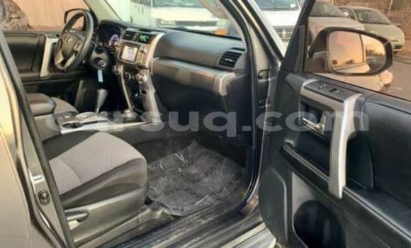 Acheter Import Voiture Toyota 4Runner Noir à N'Djamena, Chari-Baguirmi Acheter Import Voiture Toyota 4Runner Noir à N'Djamena, Chari-Baguirmi
