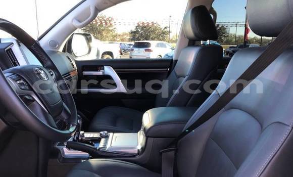 Acheter Occasion Voiture Toyota Land Cruiser Blanc à N'Djamena, Chari-Baguirmi Acheter Occasion Voiture Toyota Land Cruiser Blanc à N'Djamena, Chari-Baguirmi