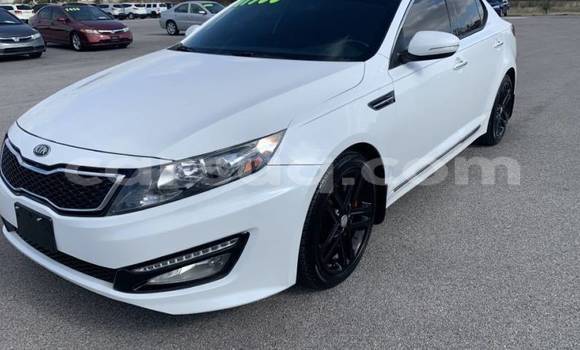 Acheter Occasion Voiture Kia Optima Blanc à Am Djarass, Ennedi-Est Acheter Occasion Voiture Kia Optima Blanc à Am Djarass, Ennedi-Est
