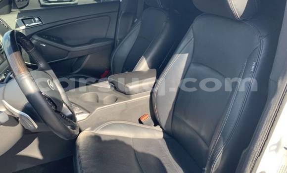 Acheter Occasion Voiture Kia Optima Blanc à Am Djarass, Ennedi-Est Acheter Occasion Voiture Kia Optima Blanc à Am Djarass, Ennedi-Est