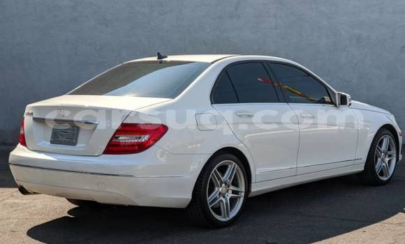 Acheter Occasion Voiture Mercedes‒Benz C–Class Blanc à Bardai, Bourkou-Ennedi-Tibesti Acheter Occasion Voiture Mercedes‒Benz C–Class Blanc à Bardai, Bourkou-Ennedi-Tibesti