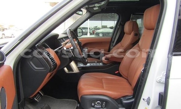 Buy Used Land Rover Range Rover White Car in Adre in Ouaddai Buy Used Land Rover Range Rover White Car in Adre in Ouaddai