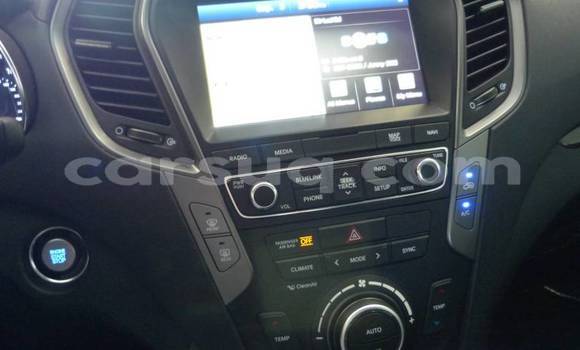 Acheter Import Voiture Hyundai Santa Fe Gris à Faya–Largeau, Borkou Region Acheter Import Voiture Hyundai Santa Fe Gris à Faya–Largeau, Borkou Region