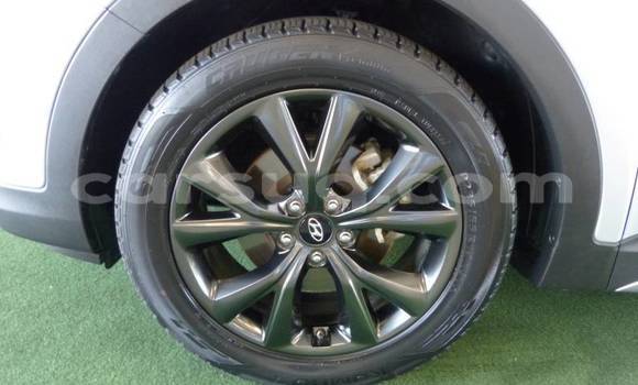 Acheter Import Voiture Hyundai Santa Fe Gris à Faya–Largeau, Borkou Region Acheter Import Voiture Hyundai Santa Fe Gris à Faya–Largeau, Borkou Region