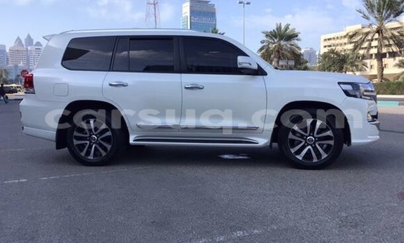 Acheter Occasion Voiture Toyota Land Cruiser Blanc à N'Djamena, Chari-Baguirmi Acheter Occasion Voiture Toyota Land Cruiser Blanc à N'Djamena, Chari-Baguirmi