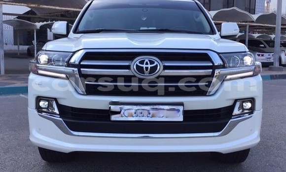 Acheter Occasion Voiture Toyota Land Cruiser Blanc à N'Djamena, Chari-Baguirmi Acheter Occasion Voiture Toyota Land Cruiser Blanc à N'Djamena, Chari-Baguirmi