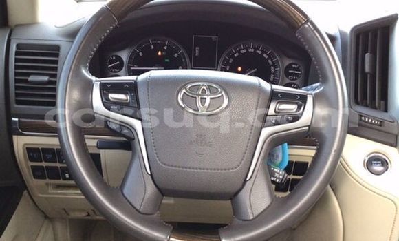 Acheter Occasion Voiture Toyota Land Cruiser Blanc à N'Djamena, Chari-Baguirmi Acheter Occasion Voiture Toyota Land Cruiser Blanc à N'Djamena, Chari-Baguirmi