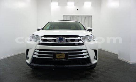 Acheter Occasion Voiture Toyota Highlander Blanc à Kelo, Tandjile Acheter Occasion Voiture Toyota Highlander Blanc à Kelo, Tandjile