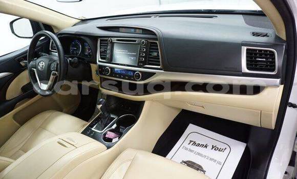 Acheter Occasion Voiture Toyota Highlander Blanc à Kelo, Tandjile Acheter Occasion Voiture Toyota Highlander Blanc à Kelo, Tandjile