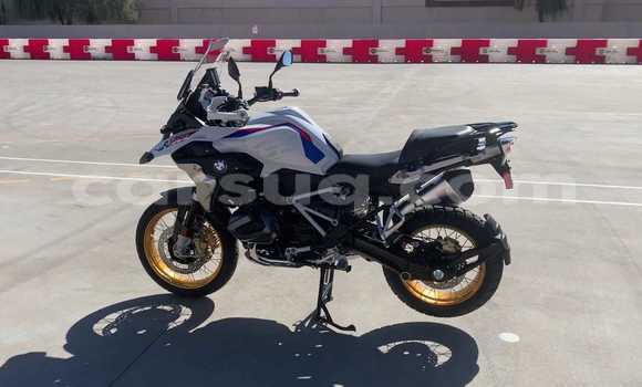 Acheter Occasion Moto BMW R1200GS Adventure Autre à N'Djamena, Chari-Baguirmi Acheter Occasion Moto BMW R1200GS Adventure Autre à N'Djamena, Chari-Baguirmi
