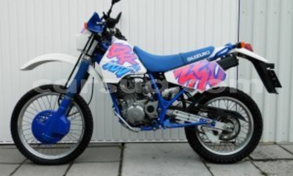 Acheter Occasion Moto Suzuki DR Beige à Am Djarass, Ennedi-Est Acheter Occasion Moto Suzuki DR Beige à Am Djarass, Ennedi-Est