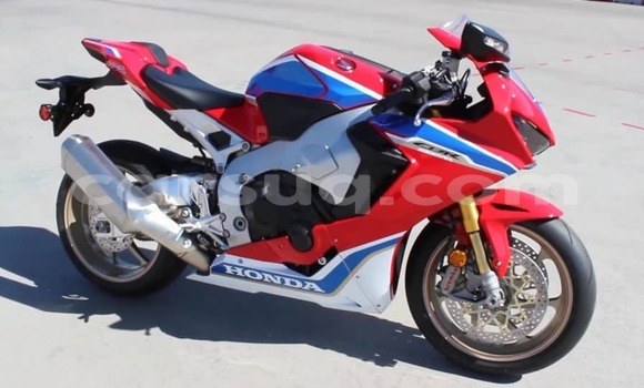 Acheter Occasion Moto Honda CBR 1000 RR Rouge à N'Djamena, Chari-Baguirmi