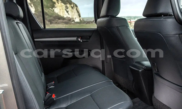 Acheter Occasion Voiture Toyota Hilux Beige à N'Djamena, Chari-Baguirmi Acheter Occasion Voiture Toyota Hilux Beige à N'Djamena, Chari-Baguirmi