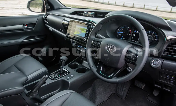 Acheter Occasion Voiture Toyota Hilux Beige à N'Djamena, Chari-Baguirmi Acheter Occasion Voiture Toyota Hilux Beige à N'Djamena, Chari-Baguirmi