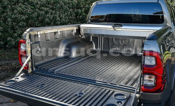 Acheter Occasion Voiture Toyota Hilux Beige à N'Djamena, Chari-Baguirmi Acheter Occasion Voiture Toyota Hilux Beige à N'Djamena, Chari-Baguirmi