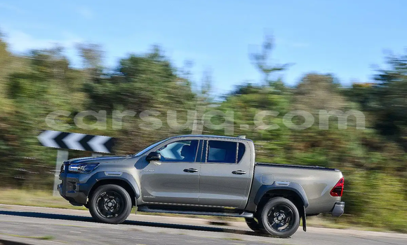 Acheter Occasion Voiture Toyota Hilux Beige à N'Djamena, Chari-Baguirmi Acheter Occasion Voiture Toyota Hilux Beige à N'Djamena, Chari-Baguirmi