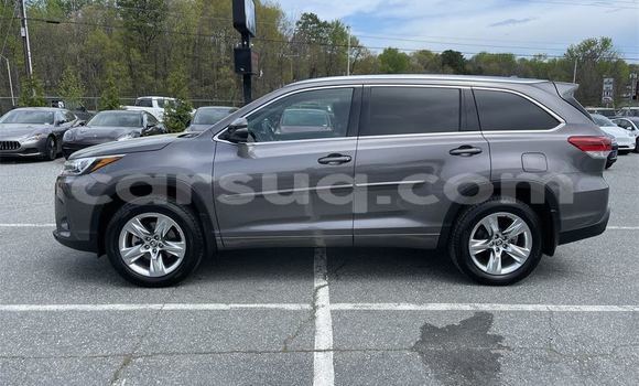 Acheter Occasion Voiture Toyota Highlander Autre à Am Djarass, Ennedi-Est Acheter Occasion Voiture Toyota Highlander Autre à Am Djarass, Ennedi-Est