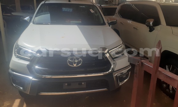 Acheter Neuf Voiture Toyota Hilux Blanc à N'Djamena, Chari-Baguirmi Acheter Neuf Voiture Toyota Hilux Blanc à N'Djamena, Chari-Baguirmi
