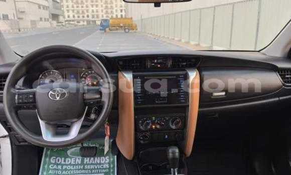 Acheter Occasion Voiture Toyota Fortuner Blanc à N'Djamena, Chari-Baguirmi Acheter Occasion Voiture Toyota Fortuner Blanc à N'Djamena, Chari-Baguirmi