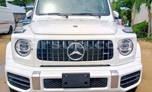 Buy Used Mercedes Viano White Car in N'Djamena in Chari-Baguirmi Buy Used Mercedes Viano White Car in N'Djamena in Chari-Baguirmi
