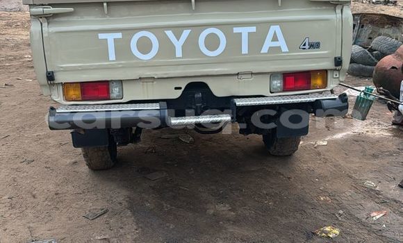 Acheter Occasion Voiture Toyota Land Cruiser Beige à N'Djamena, Chari-Baguirmi Acheter Occasion Voiture Toyota Land Cruiser Beige à N'Djamena, Chari-Baguirmi