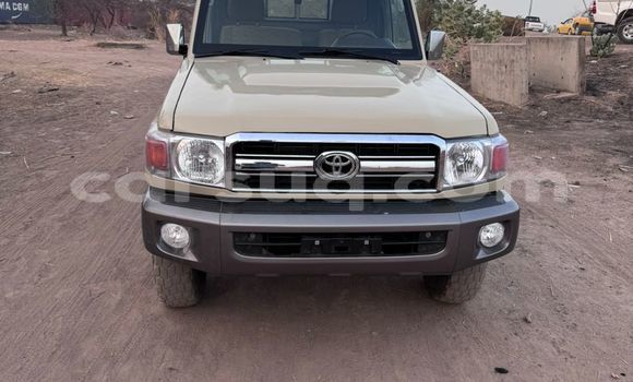 Acheter Occasion Voiture Toyota Land Cruiser Beige à N'Djamena, Chari-Baguirmi Acheter Occasion Voiture Toyota Land Cruiser Beige à N'Djamena, Chari-Baguirmi