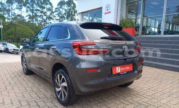 Acheter Occasion Voiture Toyota Starlet Bleu à N'Djamena, Chari-Baguirmi Acheter Occasion Voiture Toyota Starlet Bleu à N'Djamena, Chari-Baguirmi