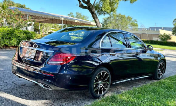 Acheter Occasion Voiture Mercedes-Benz E-Classe Bleu à N'Djamena, Chari-Baguirmi Acheter Occasion Voiture Mercedes-Benz E-Classe Bleu à N'Djamena, Chari-Baguirmi