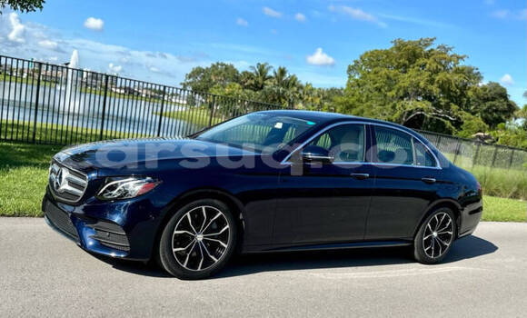 Acheter Occasion Voiture Mercedes-Benz E-Classe Bleu à N'Djamena, Chari-Baguirmi Acheter Occasion Voiture Mercedes-Benz E-Classe Bleu à N'Djamena, Chari-Baguirmi