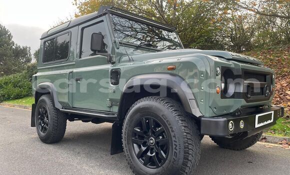 Buy Used Land Rover Defender Green Car in N'Djamena in Chari-Baguirmi Buy Used Land Rover Defender Green Car in N'Djamena in Chari-Baguirmi