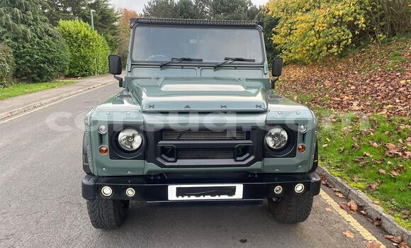 Buy Used Land Rover Defender Green Car in N'Djamena in Chari-Baguirmi Buy Used Land Rover Defender Green Car in N'Djamena in Chari-Baguirmi