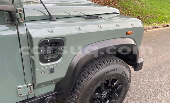 Buy Used Land Rover Defender Green Car in N'Djamena in Chari-Baguirmi Buy Used Land Rover Defender Green Car in N'Djamena in Chari-Baguirmi