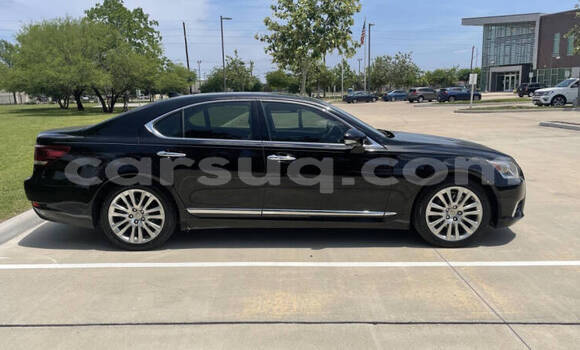 Acheter Occasion Voiture Lexus LS Bleu à N'Djamena, Chari-Baguirmi Acheter Occasion Voiture Lexus LS Bleu à N'Djamena, Chari-Baguirmi