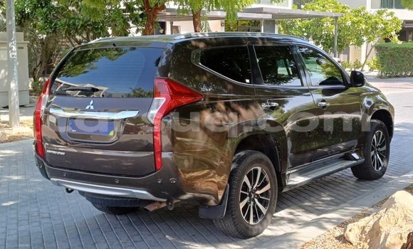 Acheter Occasion Voiture Mitsubishi Montero Sport Marron à N'Djamena, Chari-Baguirmi Acheter Occasion Voiture Mitsubishi Montero Sport Marron à N'Djamena, Chari-Baguirmi