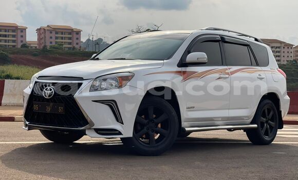 Acheter Occasion Voiture Toyota RAV4 Blanc à N'Djamena, Chari-Baguirmi Acheter Occasion Voiture Toyota RAV4 Blanc à N'Djamena, Chari-Baguirmi