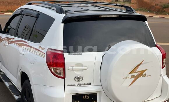 Acheter Occasion Voiture Toyota RAV4 Blanc à N'Djamena, Chari-Baguirmi Acheter Occasion Voiture Toyota RAV4 Blanc à N'Djamena, Chari-Baguirmi