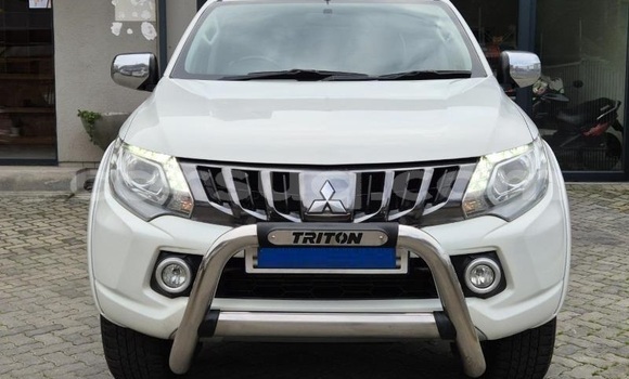 Acheter Occasion Voiture Mitsubishi Triton Blanc à N'Djamena, Chari-Baguirmi Acheter Occasion Voiture Mitsubishi Triton Blanc à N'Djamena, Chari-Baguirmi