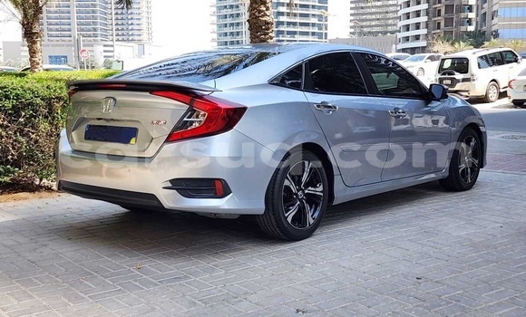 Acheter Occasion Voiture Honda Civic Blanc à N'Djamena, Chari-Baguirmi Acheter Occasion Voiture Honda Civic Blanc à N'Djamena, Chari-Baguirmi