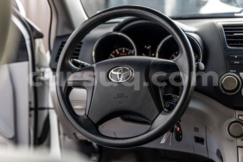 Big with watermark toyota highlander chari baguirmi n djamena 4222