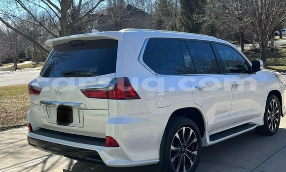 Acheter Occasion Voiture Lexus LX 570 Blanc à Abéché, Ouaddai Region Acheter Occasion Voiture Lexus LX 570 Blanc à Abéché, Ouaddai Region