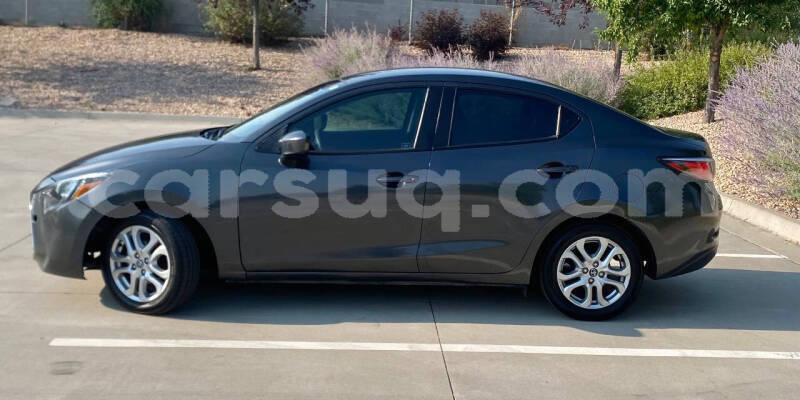 Big with watermark toyota yaris chari baguirmi n djamena 4255