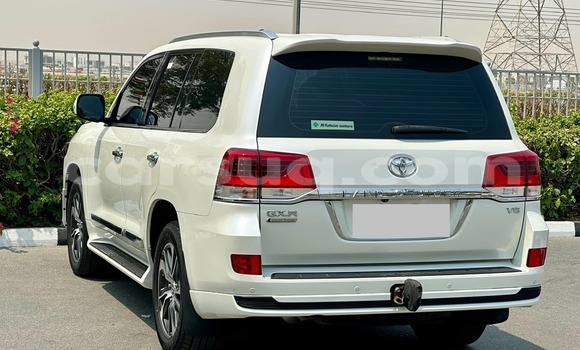 Acheter Occasion Voiture Toyota Land Cruiser Blanc à Faya–Largeau, Borkou Region Acheter Occasion Voiture Toyota Land Cruiser Blanc à Faya–Largeau, Borkou Region