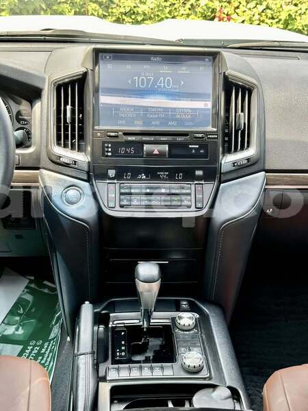 Big with watermark toyota land cruiser borkou region faya largeau 4266