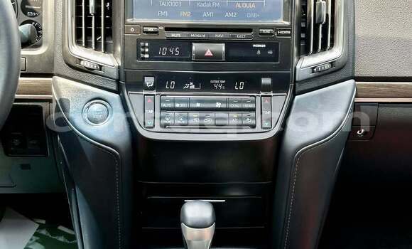 Acheter Occasion Voiture Toyota Land Cruiser Blanc à Faya–Largeau, Borkou Region Acheter Occasion Voiture Toyota Land Cruiser Blanc à Faya–Largeau, Borkou Region