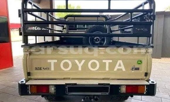 Acheter Occasion Voiture Toyota Land Cruiser Beige à Moundou, Logone Occidental Region Acheter Occasion Voiture Toyota Land Cruiser Beige à Moundou, Logone Occidental Region